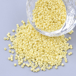 Baking Paint Cylinder Seed Beads, Uniform Size, Yellow, 1.5~2x1~2mm, Hole: 0.8mm, about 4000pcs/bag, about 50g/bag(SEED-Q036-02A-D17)
