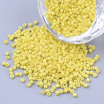 Glass Cylinder Beads, Seed Beads, Baking Paint, Round Hole, Yellow, 1.5~2x1~2mm, Hole: 0.8mm, about 8000pcs/bag, about 85~95g/bag