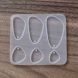 DIY Pendant Silicone Molds, Resin Casting Molds, for UV Resin, Epoxy Resin Jewelry Making, Rounded Triangle, 77.5x83x6mm, Hole: 1.6mm, Inner Diameter: 17.5~48.5x14~26mm(SIMO-F145-03)